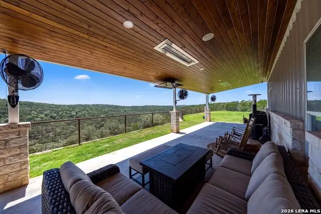 225 Arrowhead Ln, Pipe Creek, TX 78063 - #2