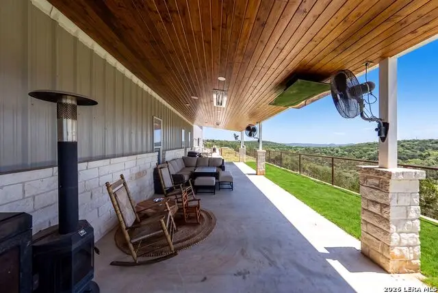 225 Arrowhead Ln, Pipe Creek, TX 78063 - #3
