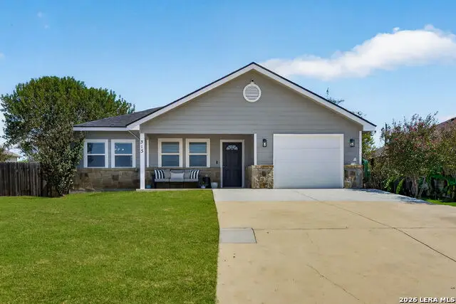 515 Indian Xing, Jourdanton, TX 78026 - #2