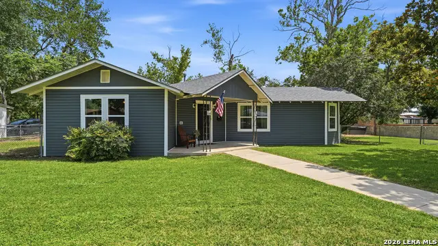 733 E Krezdorn St, Seguin, TX 78155 - #2
