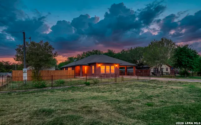 2211 N Knox St, Uvalde, TX 78801 - #2