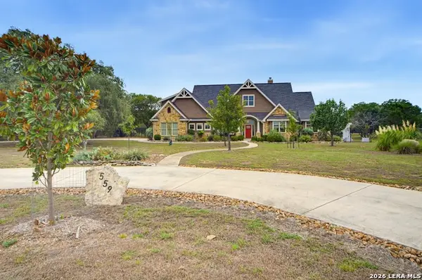 559 Vaquero Dr, Pipe Creek, TX 78063