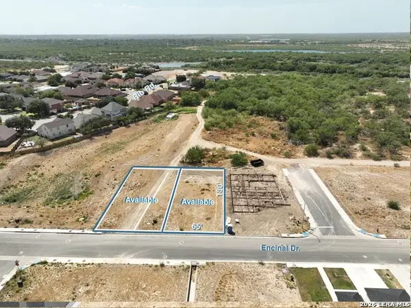 712 Encinal Dr, Eagle Pass, TX 78852