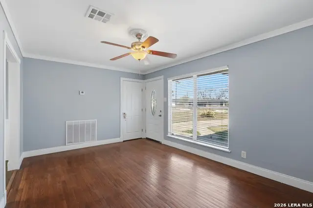 210 N Guilford Dr, San Antonio, TX 78217 - #3