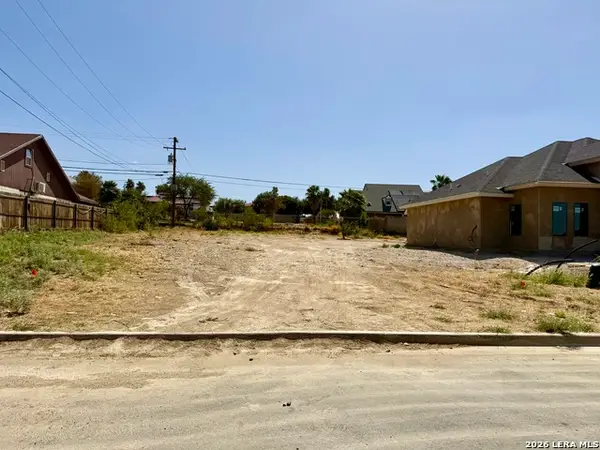 748 Encinal Dr, Eagle Pass, TX 78852