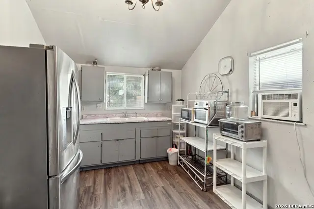 828 Fenfield Ave, San Antonio, TX 78211 - #2