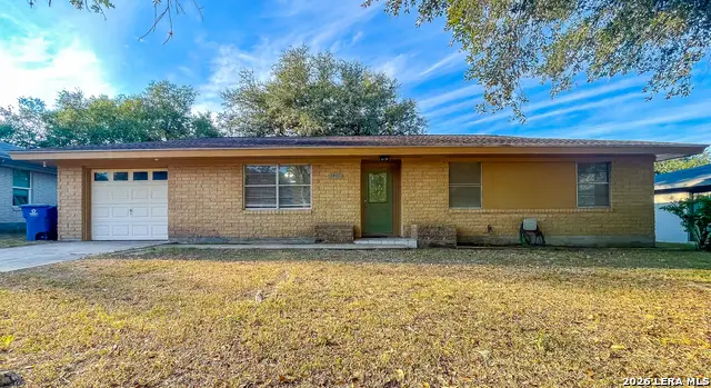 1407 Wren Ln, Beeville, TX 78102 - #1