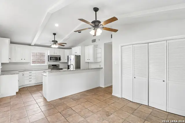 1321 E Zipp Rd, New Braunfels, TX 78130 - #2