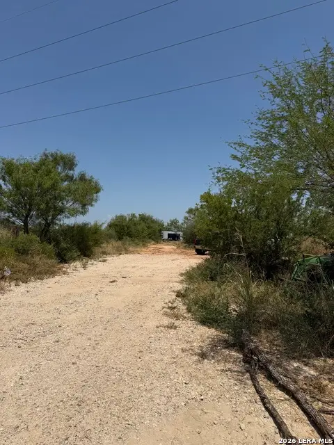 710 Forest Creek, Devine, TX 78016