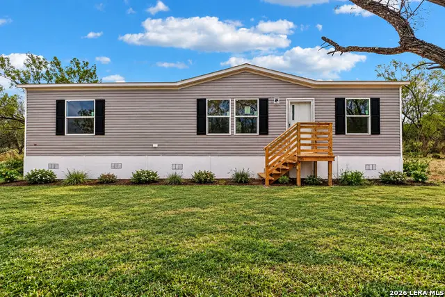 172 County Road 2667, Devine, TX 78016 - #1