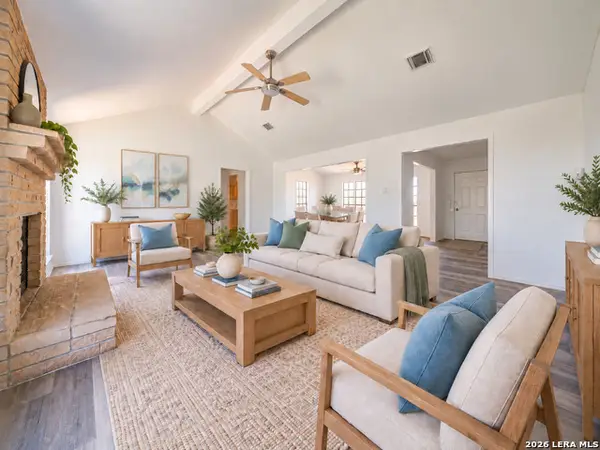 475 Fm 2200 W, Devine, TX 78016