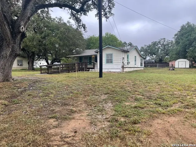 917 Market, Pleasanton, TX 78064 - #2