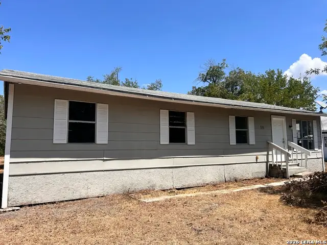 510 Riley, Seguin, TX 78155 - #1