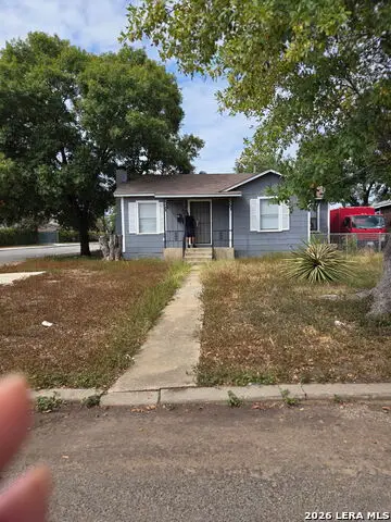901 E Dullnig Ct, San Antonio, TX 78223