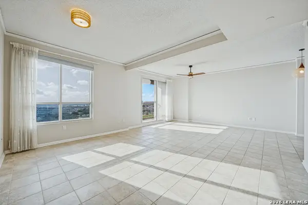 1 Towers Park Ln #1110, San Antonio, TX 78209