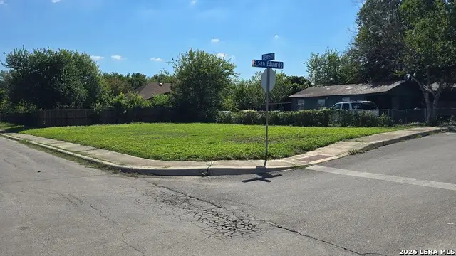 702 S San Eduardo Ave, San Antonio, TX 78237 - #3