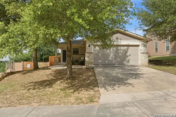 5776 Maxfli Dr, Schertz, TX 78108