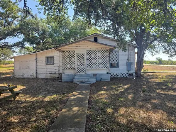 829 E Charco Rd, Tuleta, TX 78162