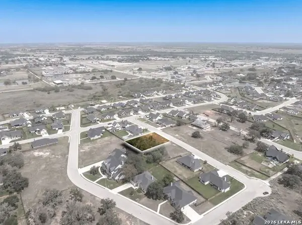 108 Ash Parkway, La Vernia, TX 78121