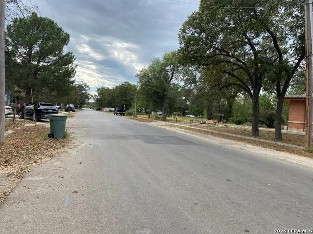 311 W Garden, Uvalde, TX 78801 - #2