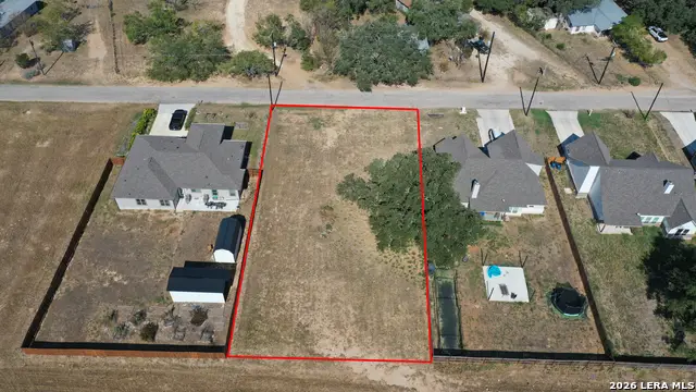 1108 Devine Dr, Devine, TX 78016 - #2
