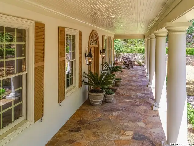 914 Moonlight Dr, Canyon Lake, TX 78133 - #2