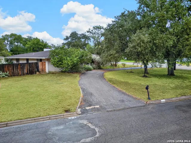 1 Buena Vista Circle, Uvalde, TX 78801 - #2