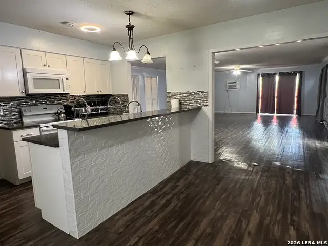 3323 Coconino Dr, San Antonio, TX 78211 - #2