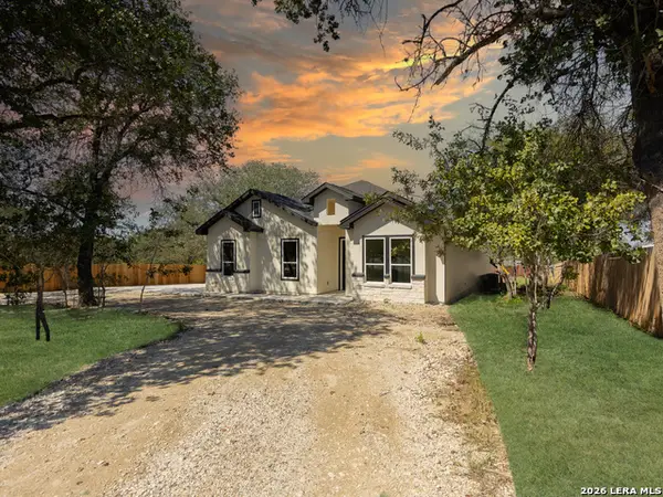 4811 Blue Beech Dr, Elmendorf, TX 78112