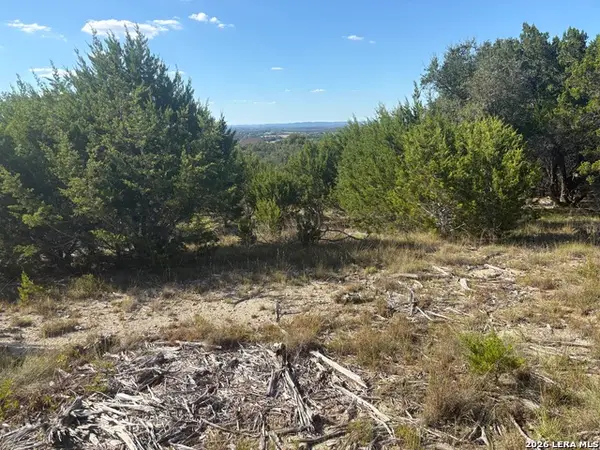 170 Lariat Trace, Bandera, TX 78003