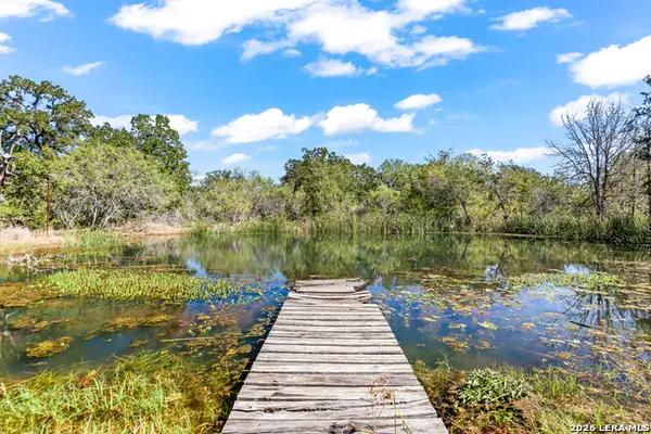 828 County Road 334, Stockdale, TX 78160