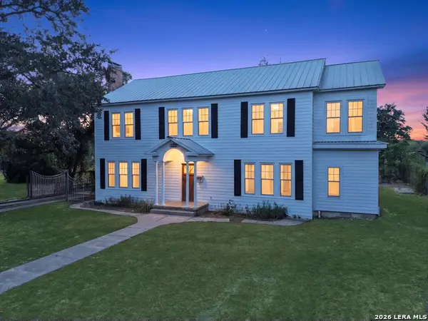 205 E Cleveland St, Beeville, TX 78102