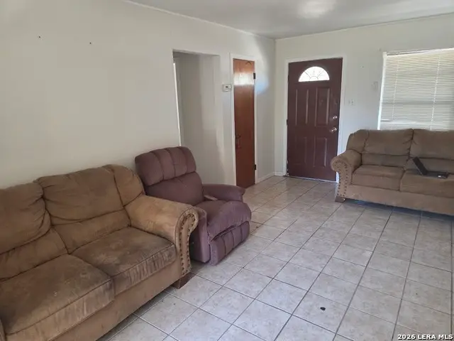 607 Hickory Hwy, Devine, TX 78016 - #2