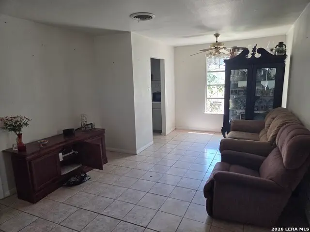 607 Hickory Hwy, Devine, TX 78016 - #3