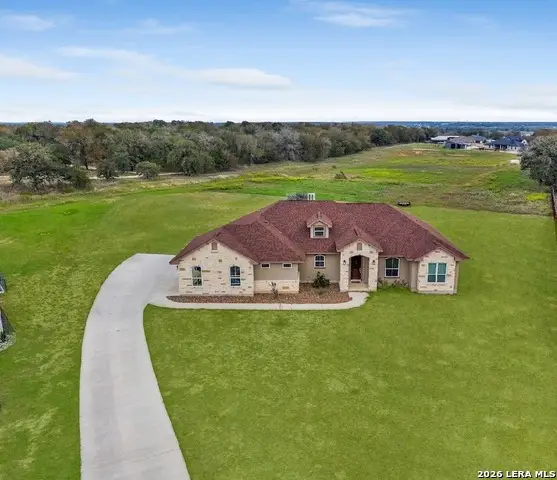 108 Hunting Ridge Dr, La Vernia, TX 78121