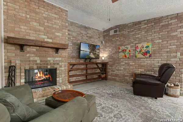 10814 Oak Bank St, San Antonio, TX 78230