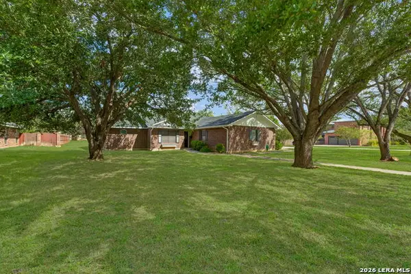 1704 Strait Ln, Pleasanton, TX 78064