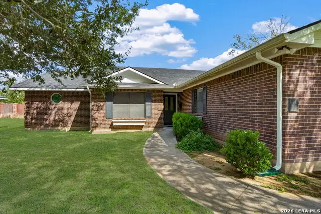 1704 Strait Ln, Pleasanton, TX 78064 - #2