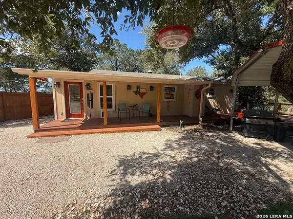 777 Robindale W, Bandera, TX 78003