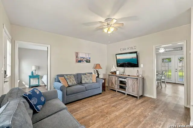 119 Palm St, Rockport, TX 78382 - #2
