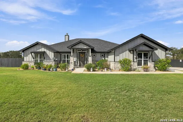 117 Hondo Dr., La Vernia, TX 78121 - #2