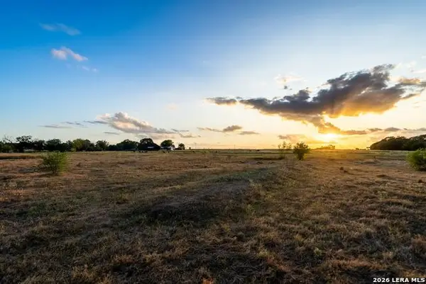 425 Seawillow Rd, Lockhart, TX 78644