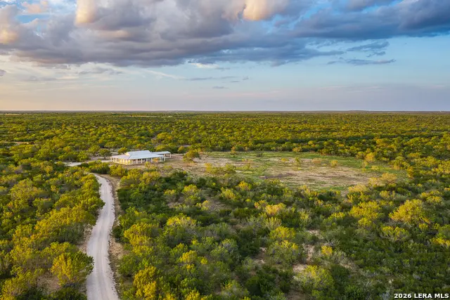 514 E Fm 140, Christine, TX 78012 - #3