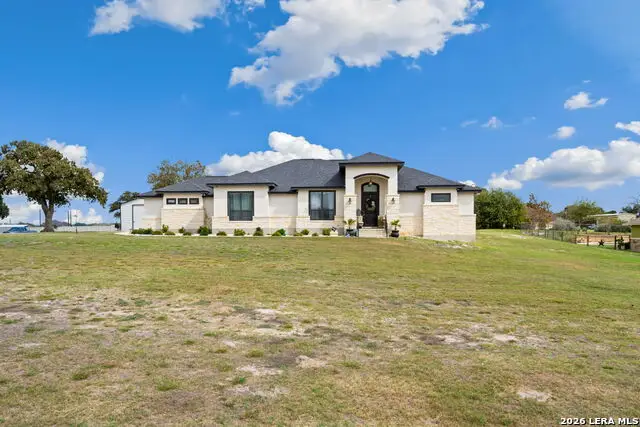 300 Abrego Lake Dr, Floresville, TX 78114 - #1