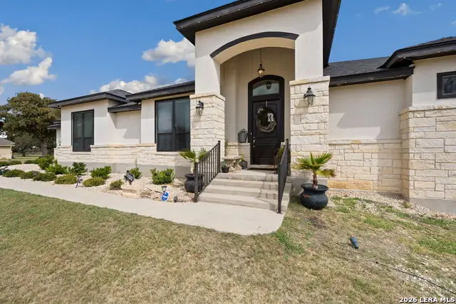 300 Abrego Lake Dr, Floresville, TX 78114 - #3
