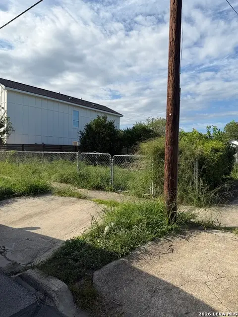 809 Indiana St, San Antonio, TX 78210 - #2