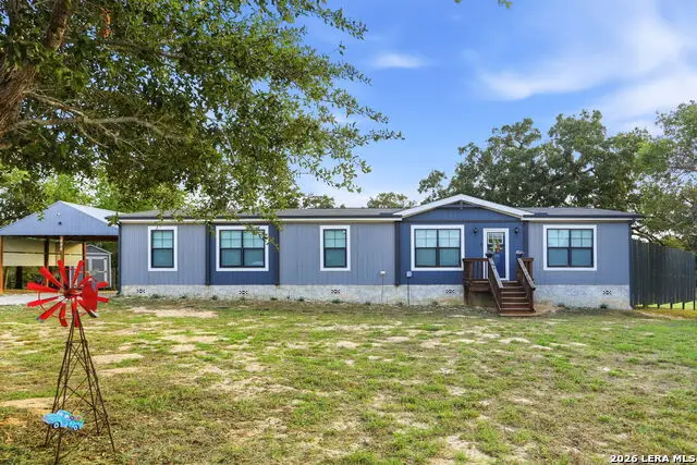 256 Creeks End, Floresville, TX 78114 - #1