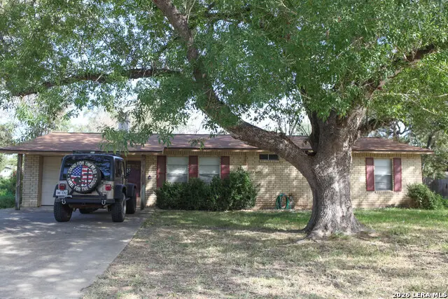 420 High Meadow Dr., Pleasanton, TX 78064 - #1