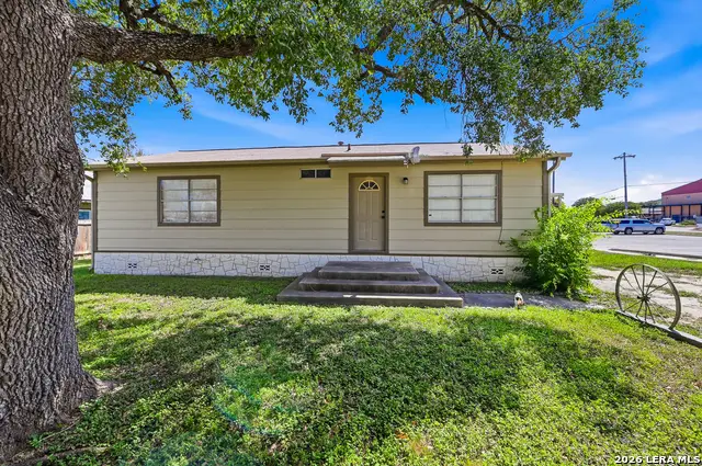 912 Houston St, Castroville, TX 78009 - #1
