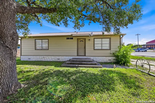 912 Houston St, Castroville, TX 78009